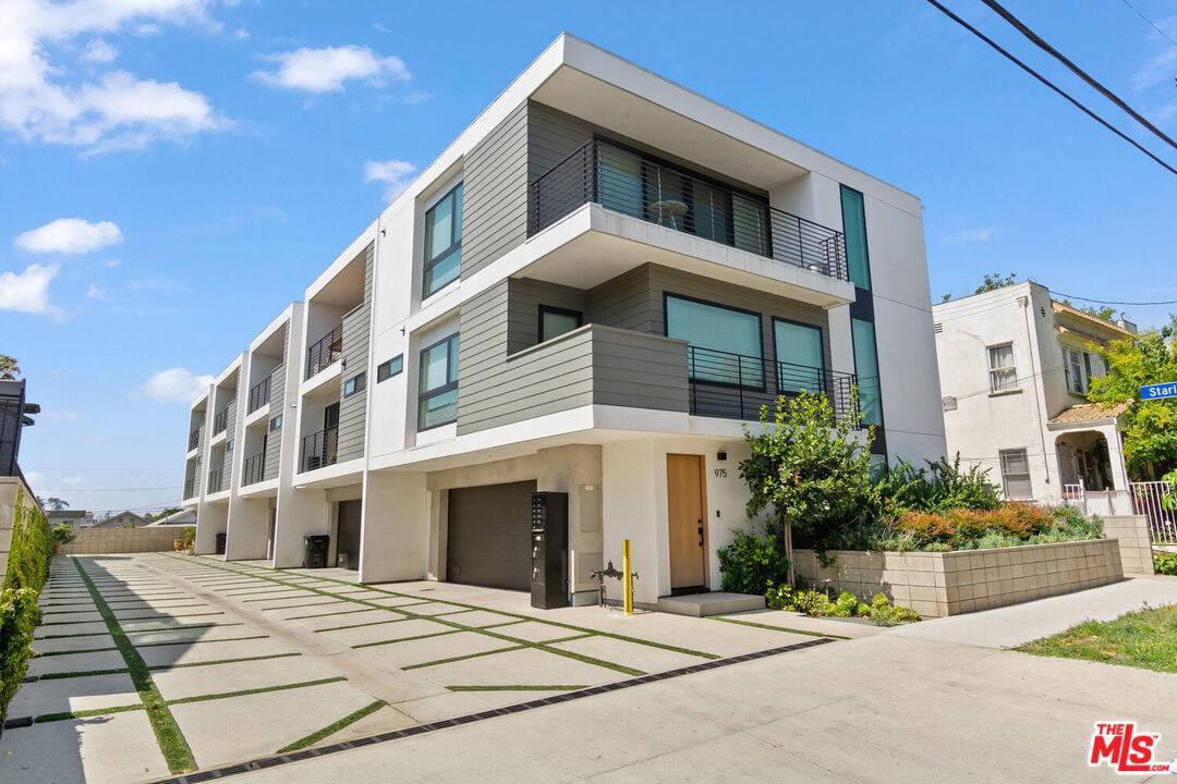 973 N Starlight Ct, Los Angeles, CA 90029