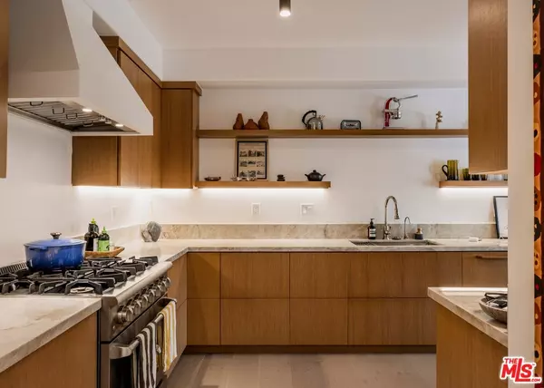 Malibu, CA 90265,6435 Zumirez Dr #8