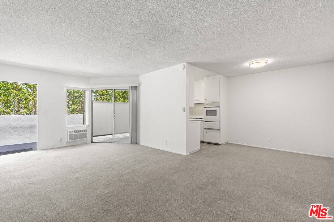 929 N San Vicente Blvd #4, West Hollywood, CA 90069