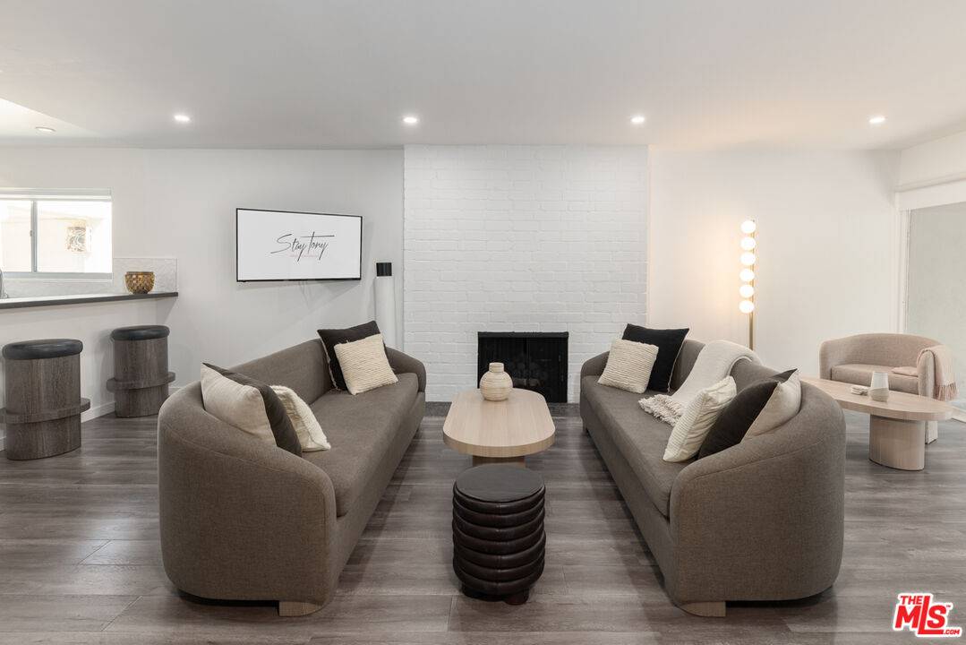 West Hollywood, CA 90069,8917 W Cynthia St #1