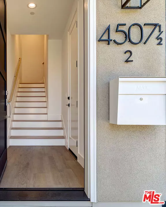 Los Angeles, CA 90019,4507 Saturn St #4507 1/2