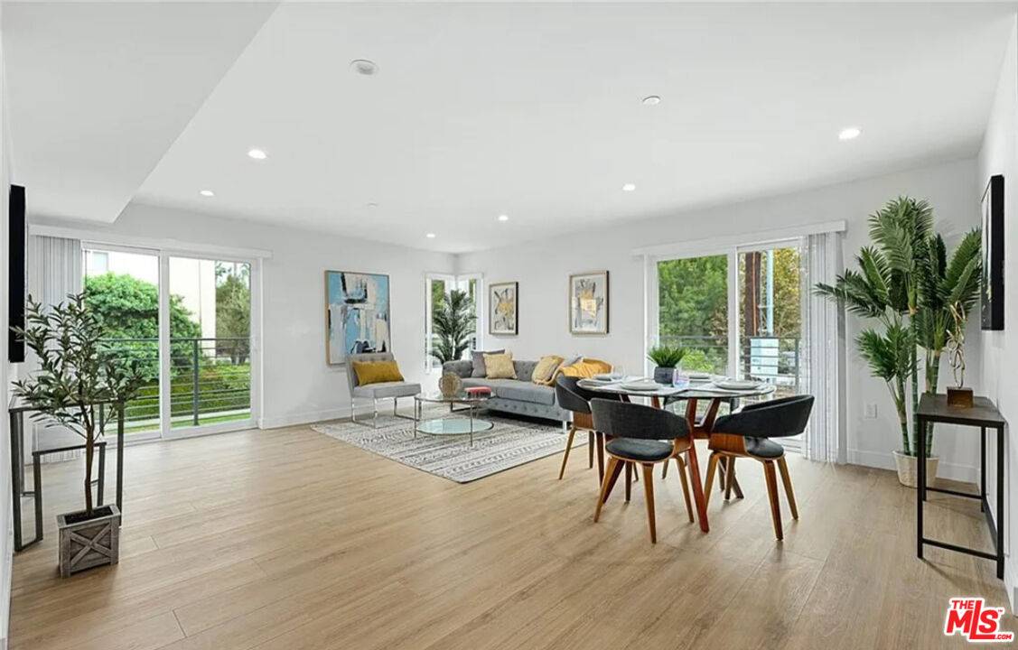 5405 Hermitage Ave #204, Valley Village, CA 91607