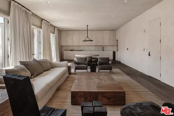 23500 Park Sorrento #C34, Calabasas, CA 91302