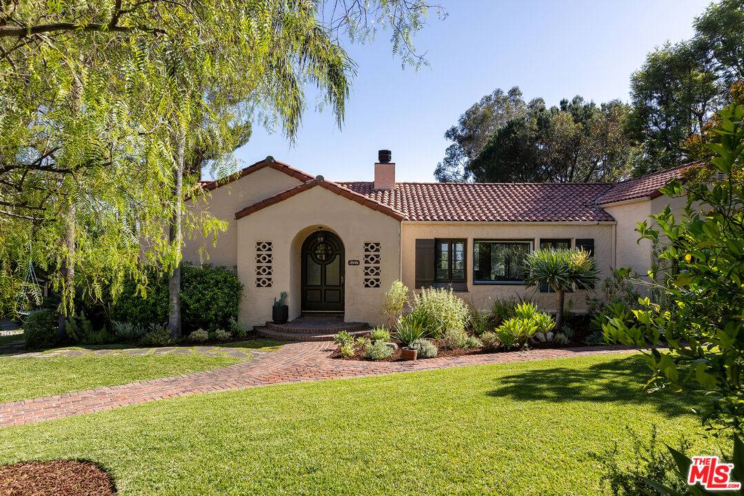 La Canada Flintridge, CA 91011,5027 Louise Dr