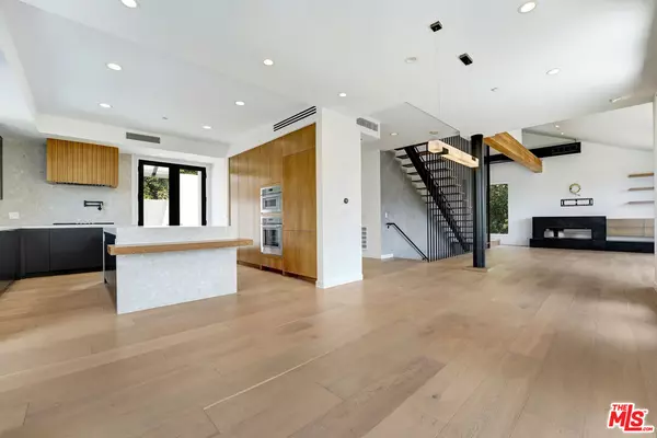 Sherman Oaks, CA 91423,3761 Glenridge Dr