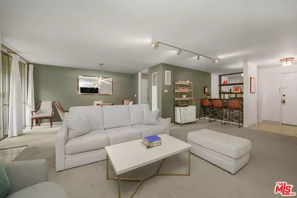 6315 Green Valley Cir #200, Culver City, CA 90230