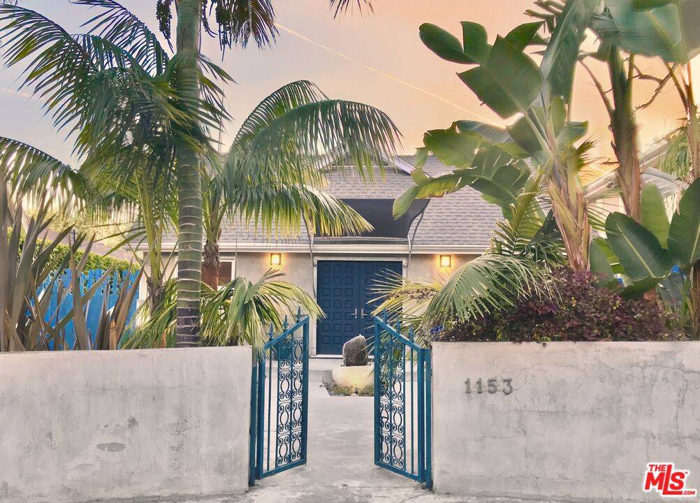 1153 N Poinsettia Pl, West Hollywood, CA 90046