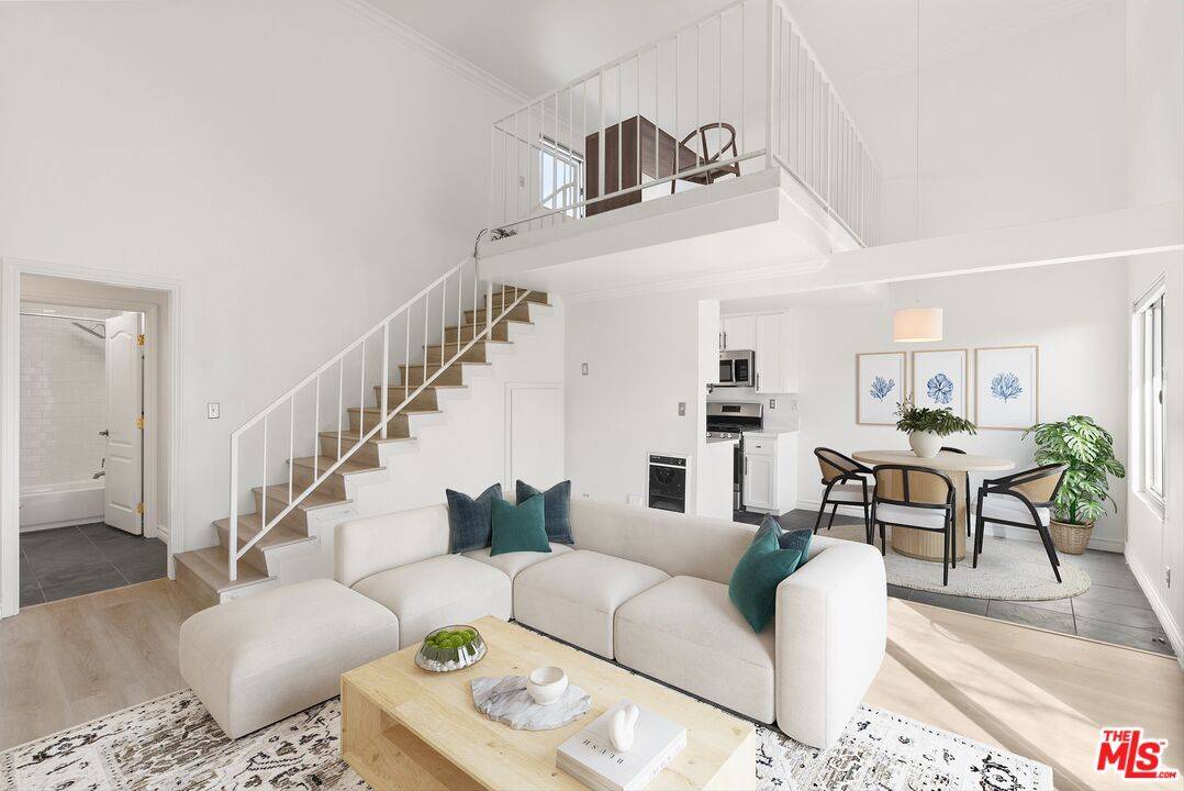 1125 Pico Blvd #209, Santa Monica, CA 90405