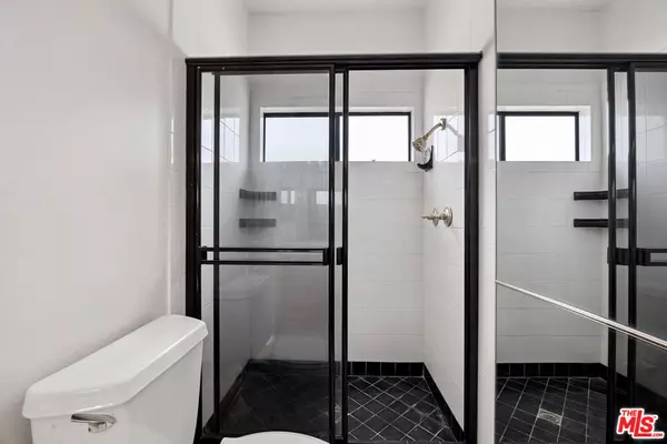 Sherman Oaks, CA 91423,14050 Magnolia Blvd #316