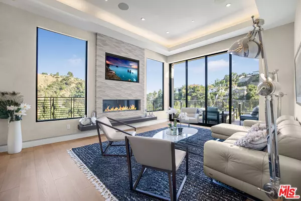 Los Angeles, CA 90046,2501 Zorada Dr