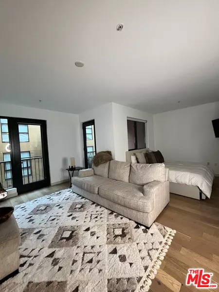 6200 Hollywood Blvd, Los Angeles, CA 90028