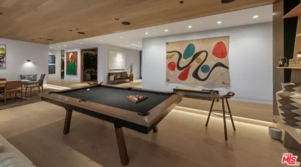 Beverly Hills, CA 90210,530 Leslie Ln