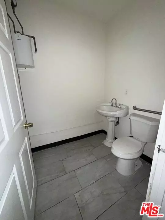 Compton, CA 90221,1810 E Alondra Blvd