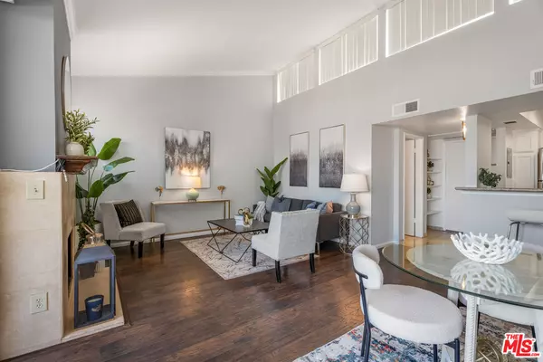 Encino, CA 91316,5325 Newcastle Ave #327