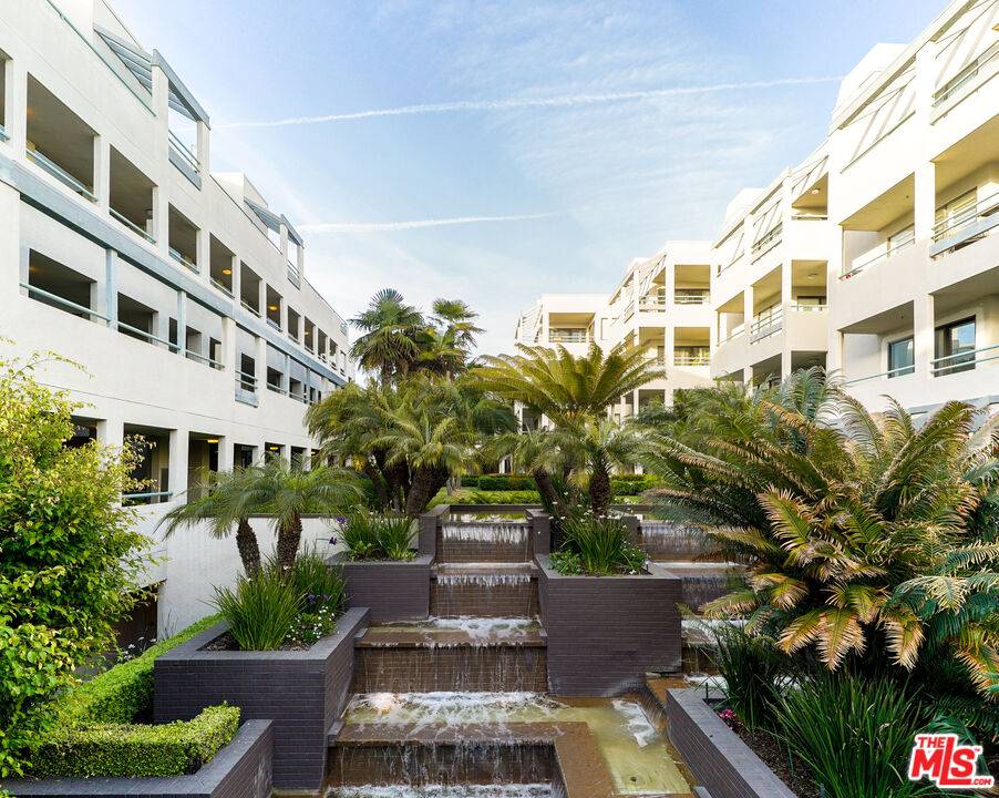 150 Ocean Park Blvd #328, Santa Monica, CA 90405