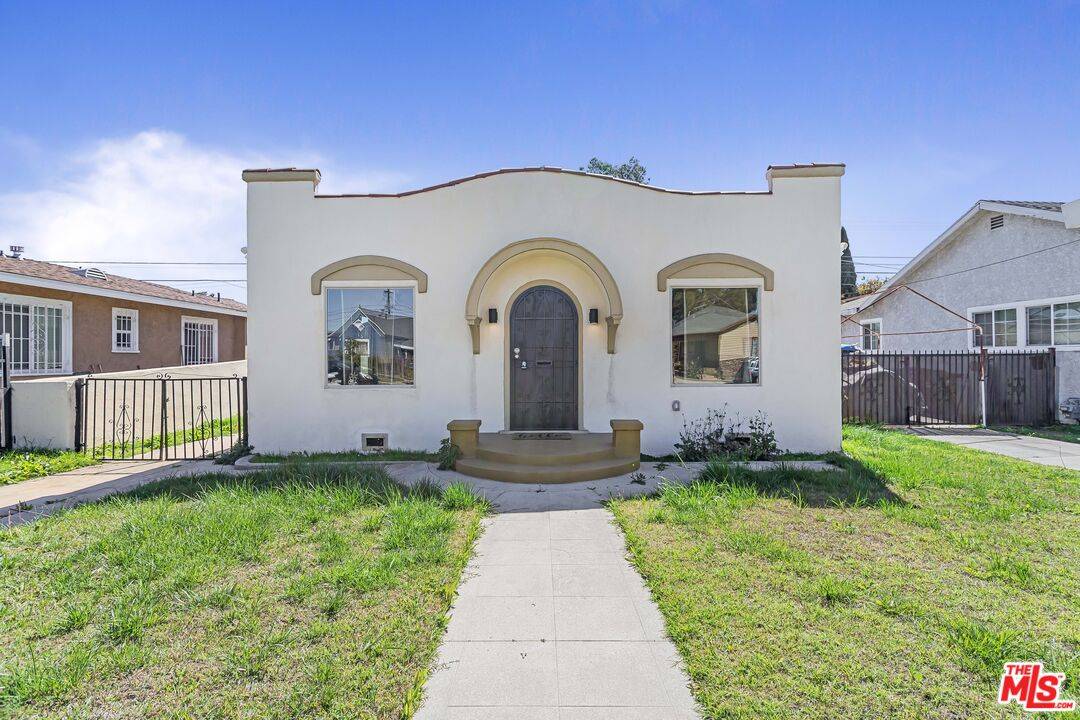 Los Angeles, CA 90047,1622 W 66th St