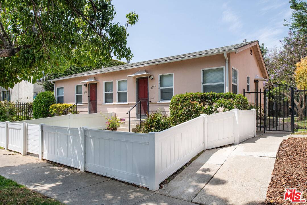 1856 9th St #1, Santa Monica, CA 90404