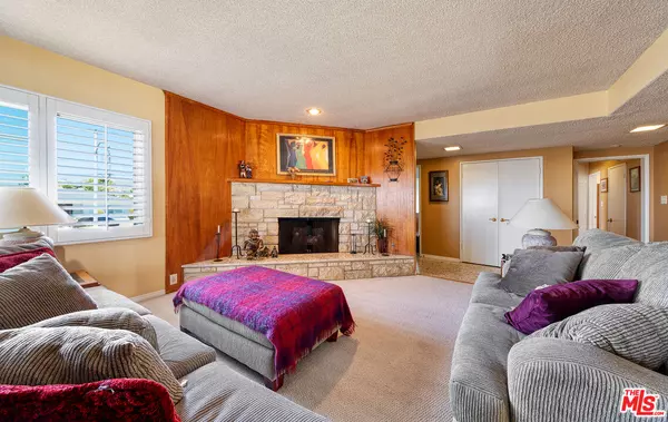 Los Angeles, CA 90056,5420 S Holt Ave