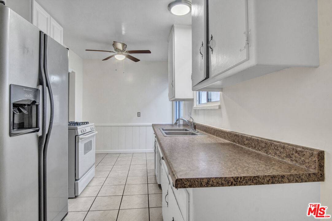 North Hollywood, CA 91605,13226 Vanowen St