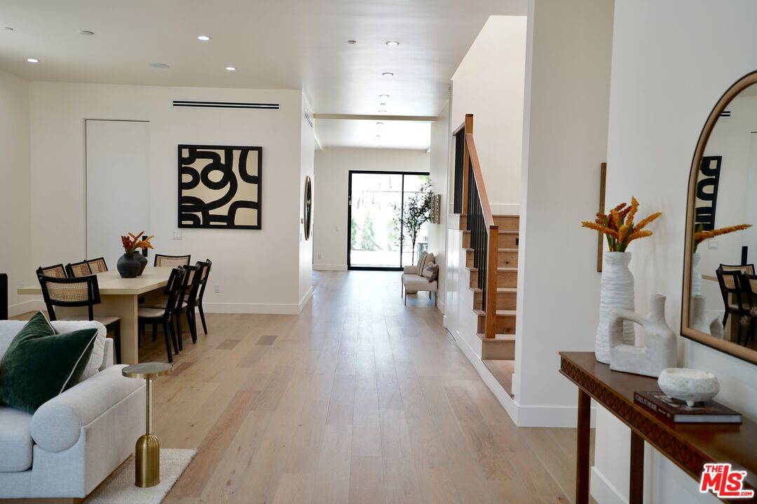 Los Angeles, CA 90035,1441 S Oakhurst Dr