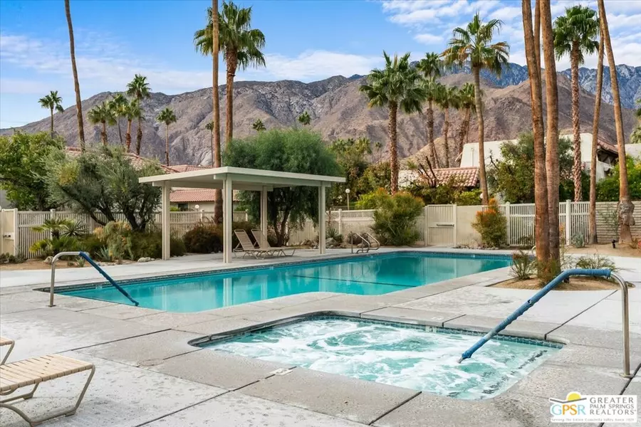 2054 N Mira Vista Way, Palm Springs, CA 92262