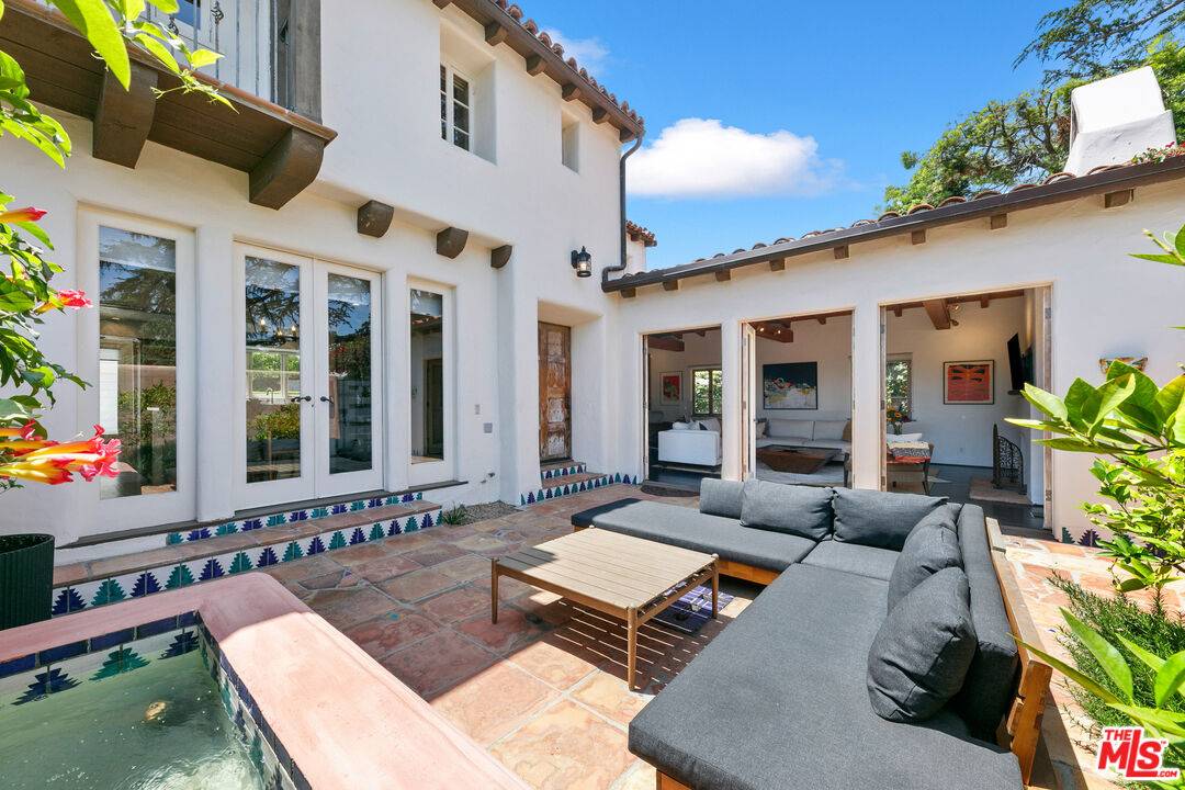 Los Angeles, CA 90049,331 S Medio Dr
