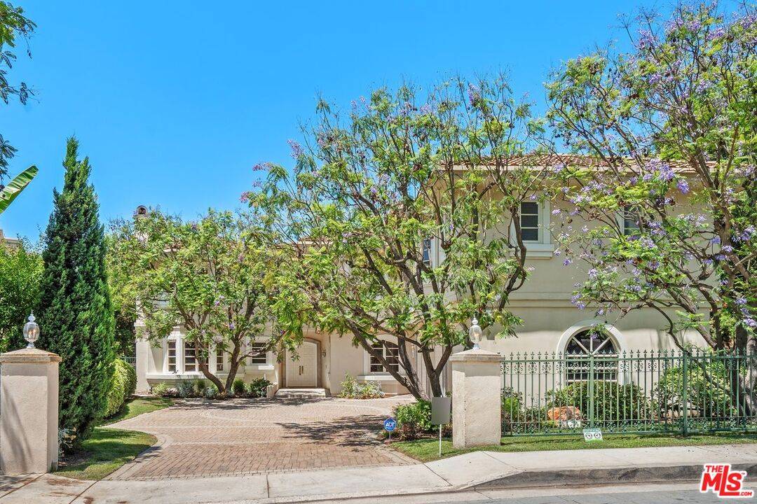 Los Angeles, CA 90077,2293 Stratford Cir
