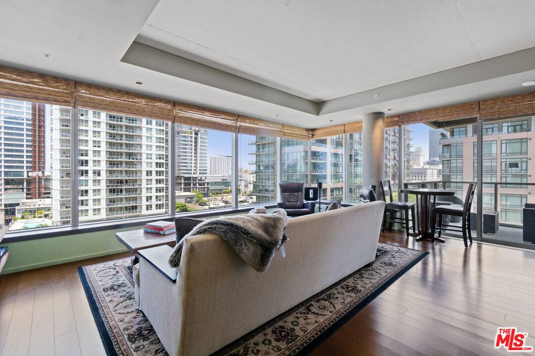 1155 S Grand Ave #1116, Los Angeles, CA 90015
