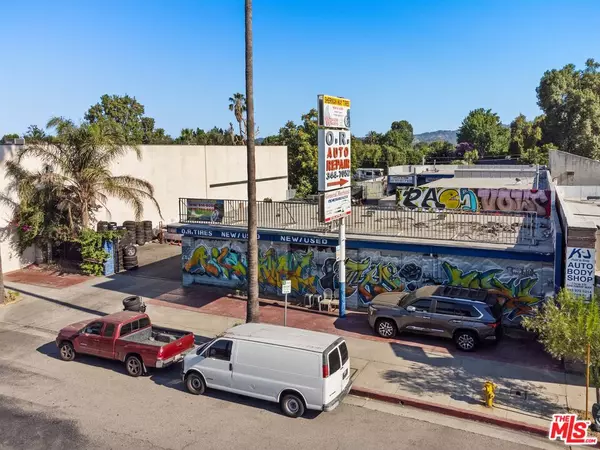 Van Nuys, CA 91406,17630 Sherman Way