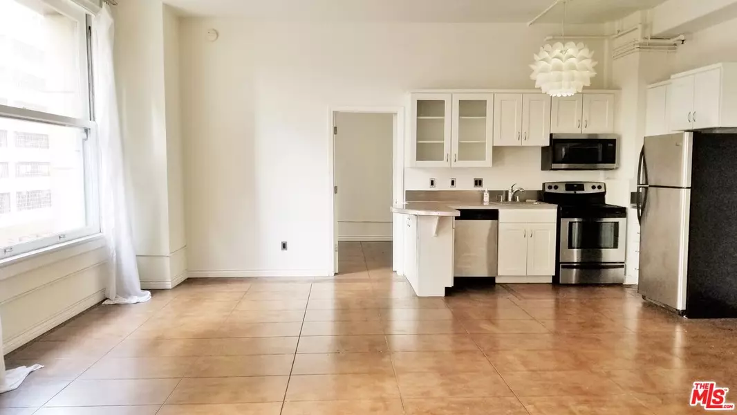 215 W 7th St #307, Los Angeles, CA 90014