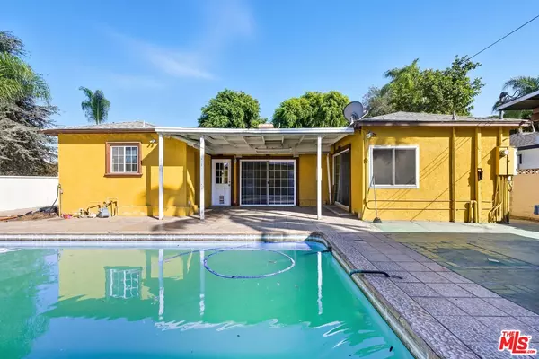 South Gate, CA 90280,9509 Hildreth Ave