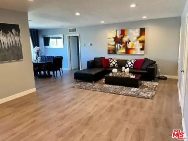 12955 Riverside Dr #305, Sherman Oaks, CA 91423