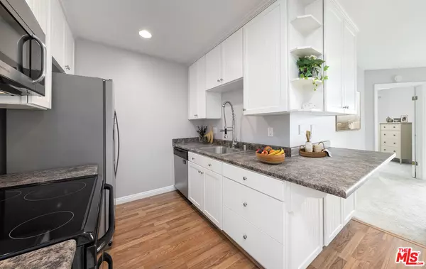 Playa Del Rey, CA 90293,7765 W 91 St #F3106