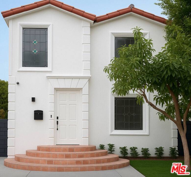 Beverly Hills, CA 90211,427 S Clark Dr