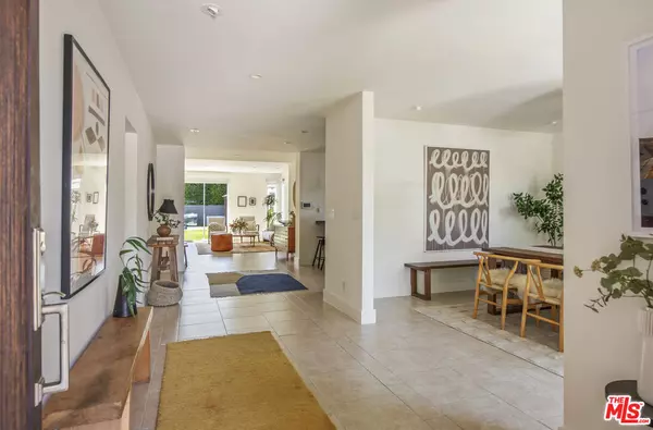 Sherman Oaks, CA 91423,4947 Varna Ave