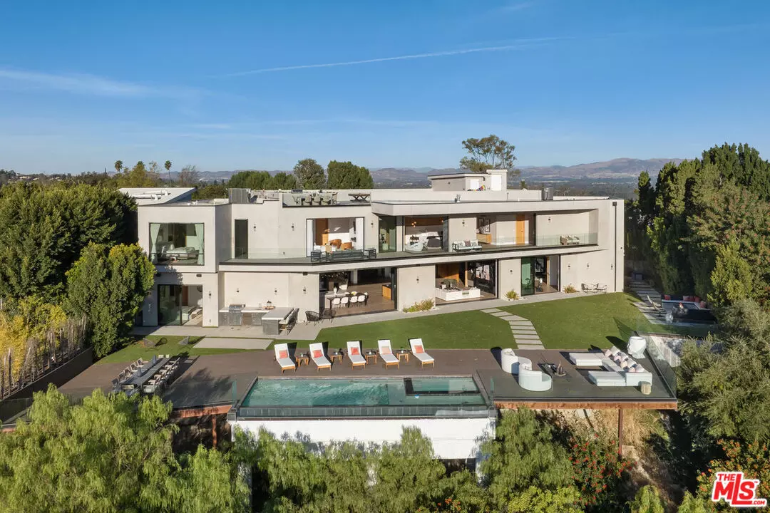 Encino, CA 91436,16110 Meadowview Dr