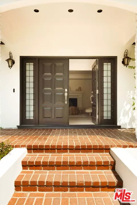 Los Angeles, CA 90077,1132 Chantilly Rd