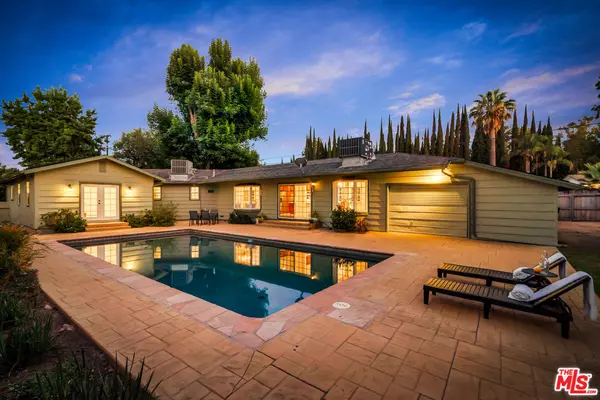 6001 Oakdale Ave, Woodland Hills, CA 91367