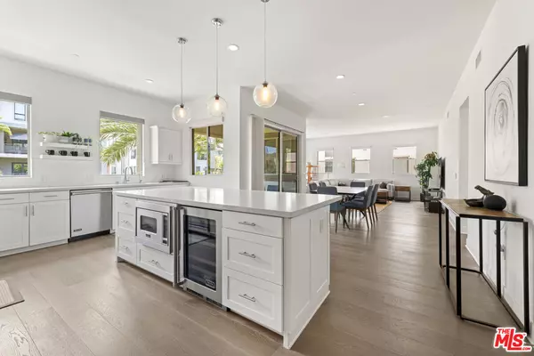 5848 Suncatcher Pl #1, Los Angeles, CA 90094