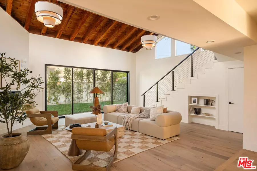 3820 S Burnside Ave, Los Angeles, CA 90008