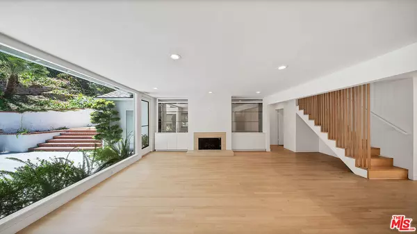 Los Angeles, CA 90024,539 Levering Ave