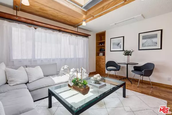 Santa Monica, CA 90401,1524 10th St #6