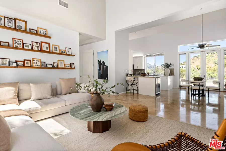 2671 Astral Dr, Los Angeles, CA 90046