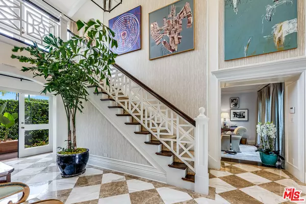 Beverly Hills, CA 90210,814 N Bedford Dr