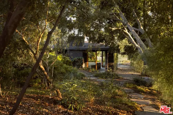 Pasadena, CA 91105,1338 Glen Oaks Blvd