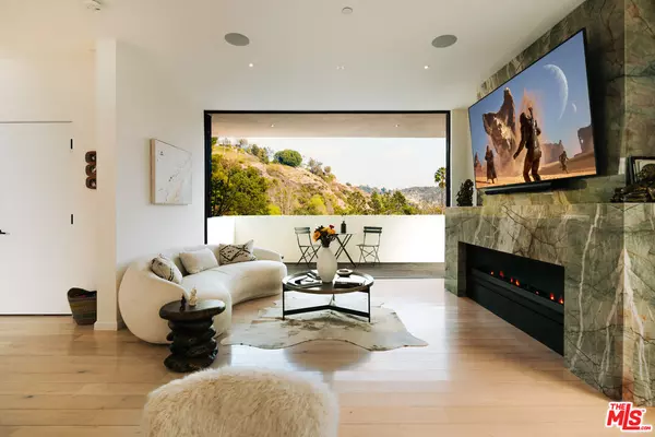 Los Angeles, CA 90046,7681 Willow Glen Rd