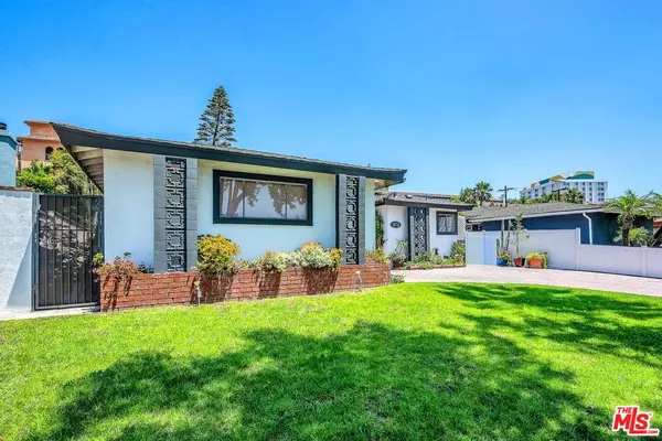 8732 Villanova Ave, Los Angeles, CA 90045