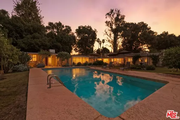 8433 Melvin Ave, Northridge, CA 91324