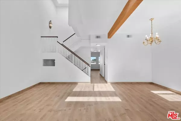 Tarzana, CA 91335,6323 Reseda Blvd #6