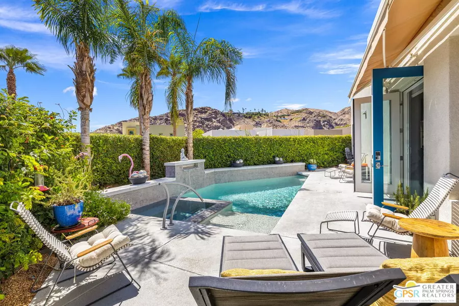 2985 Searchlight Ln, Palm Springs, CA 92264